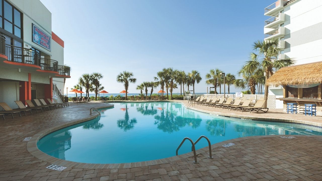 Outdoor Oceanfront Pool